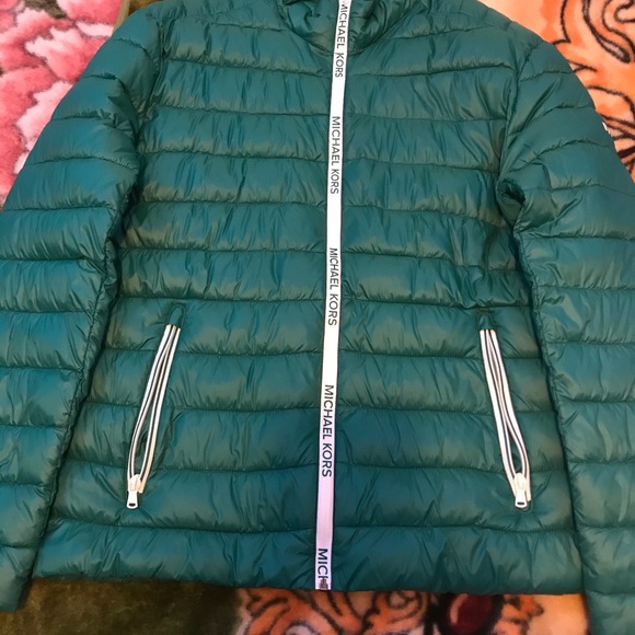 Michael Michael Kors
Limited green Puffer Jacket - Picture 2 of 4